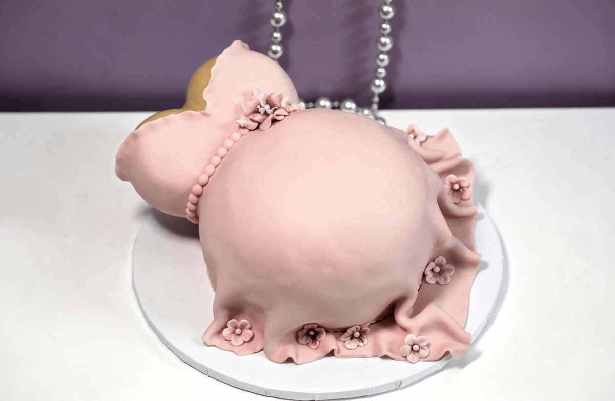 Pikene på torget - Baby Shower kake