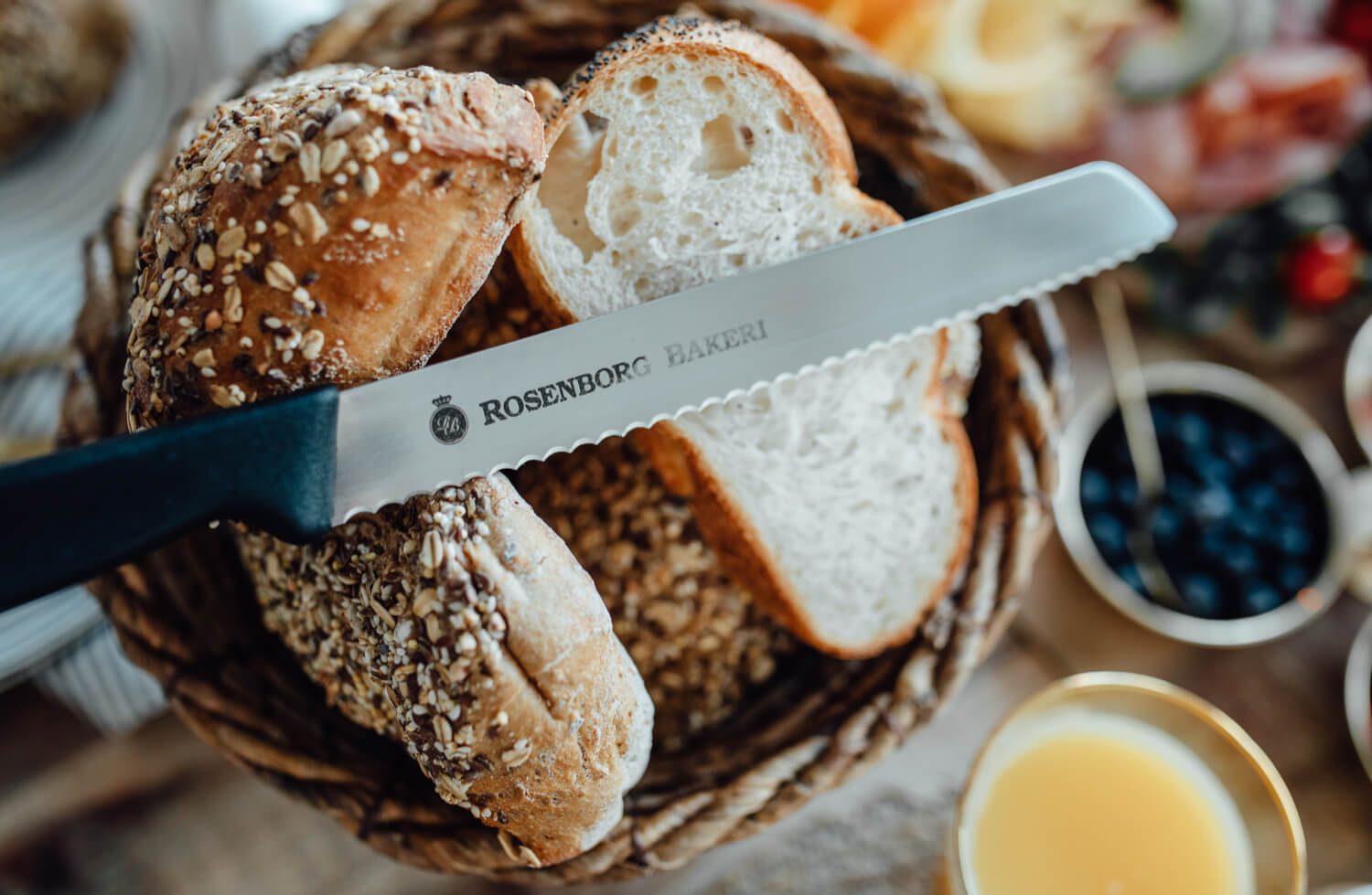 Rosenborg bakeri - TILBUD! Brødkniv + 2 valgfrie brød