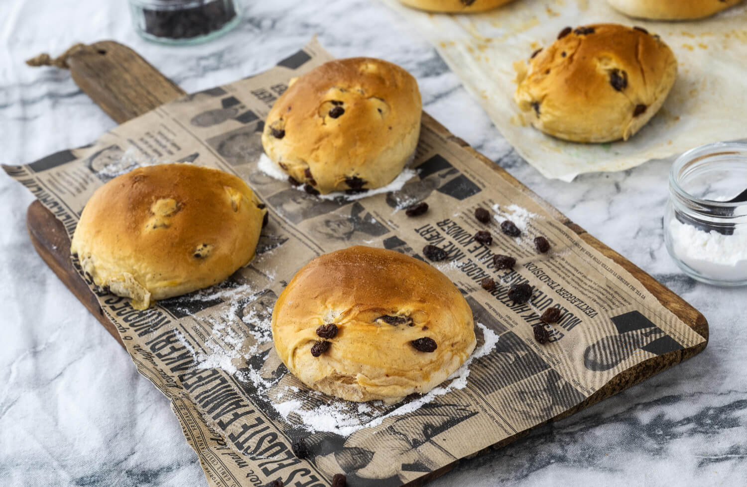 Baker Brun - Rosinboller