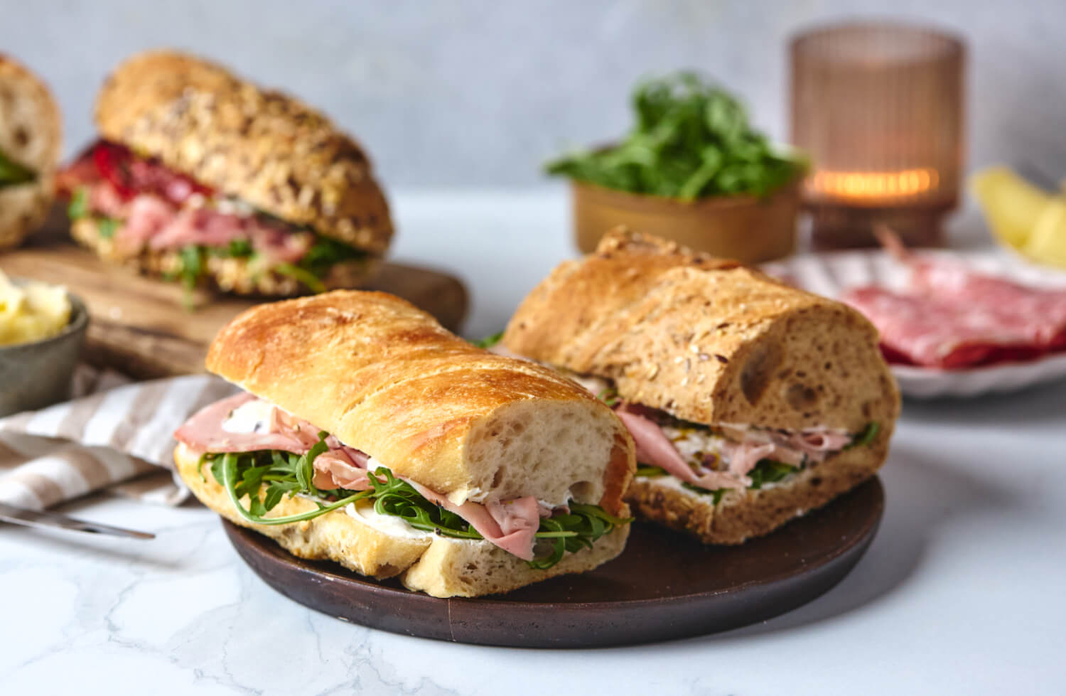 Baker Brun - Håndverksbagett med Golfera Mortadella al Tartufo & De’ Magi Stracciatella