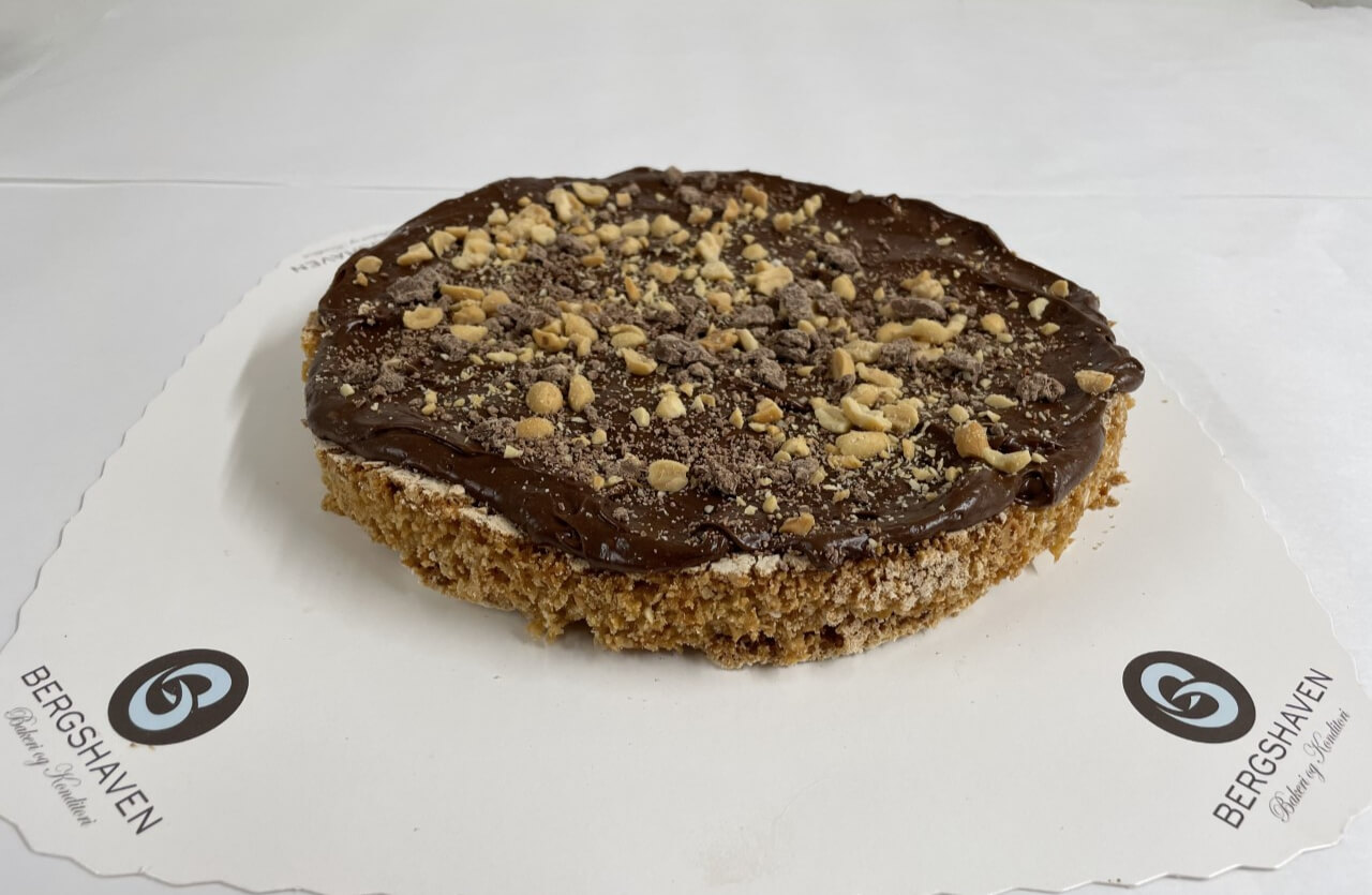 Bergshaven Bakeri og Konditori - Snickerskake (glutenfri og melkefri)