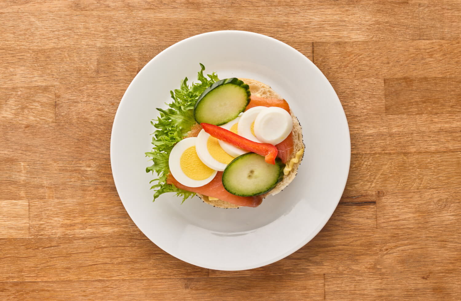 Byåsen Bakeri - 1/2 rundstykke m laks/egg