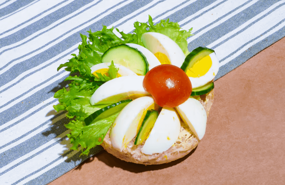 Motz & Kringla Bakeri - Rundstykke med egg