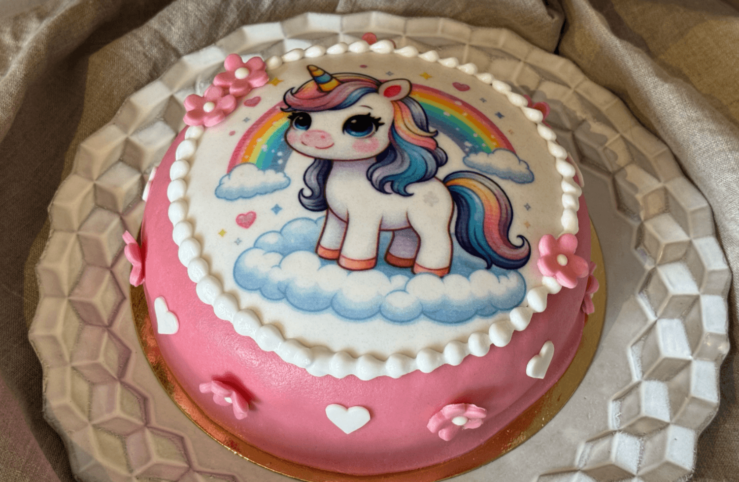 Brogyllen - Unicorn Bildtårta