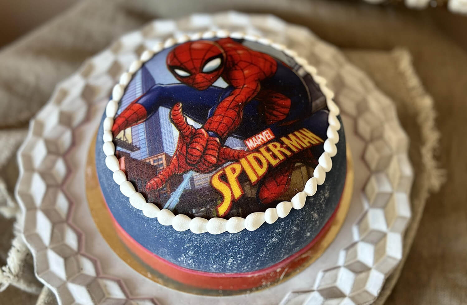 Brogyllen - Spiderman Bildtårta