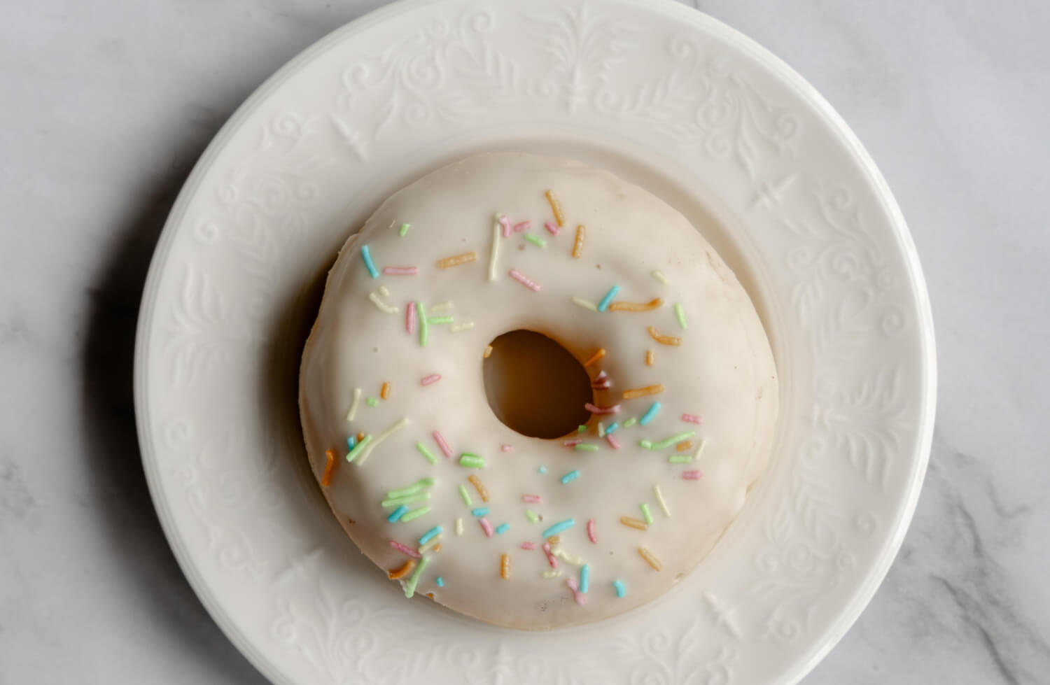 Bergen Kantinetjeneste - Donuts med hvit sjokoladekrem