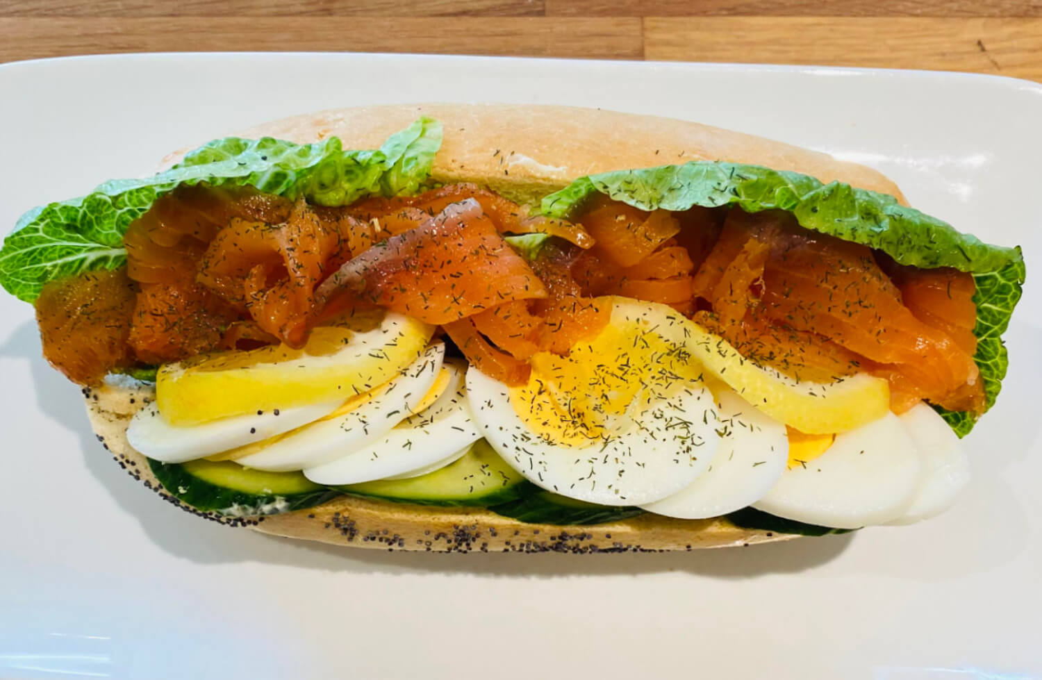 Nybakt Bakeri & Spiseri - Baguette med laks & egg