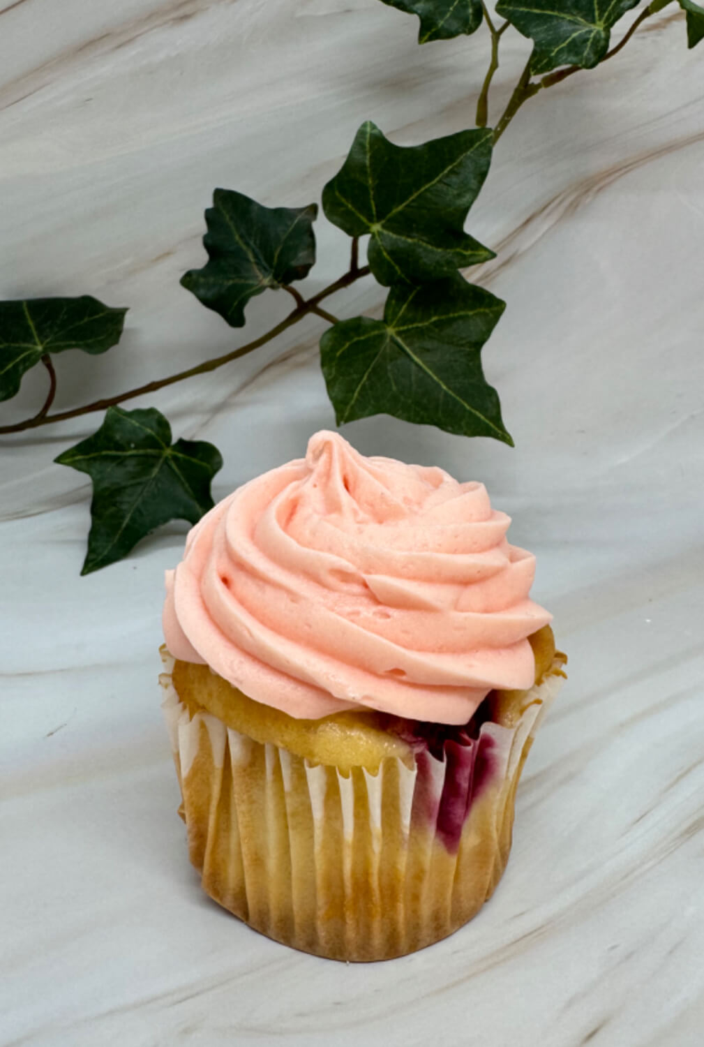 Gullegårdens glutenfria bageri - Hallon och citron cupcake
