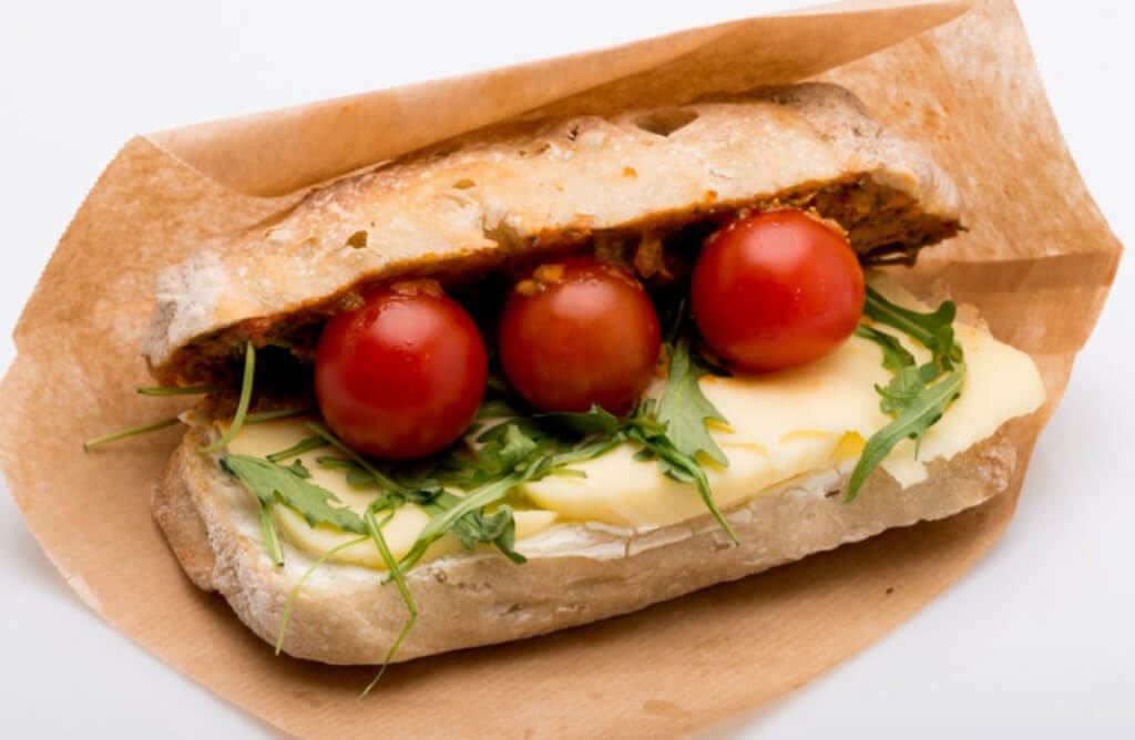 Konditori Valhall -  Baguette Italiensk Panini med Tomat & Mozarella