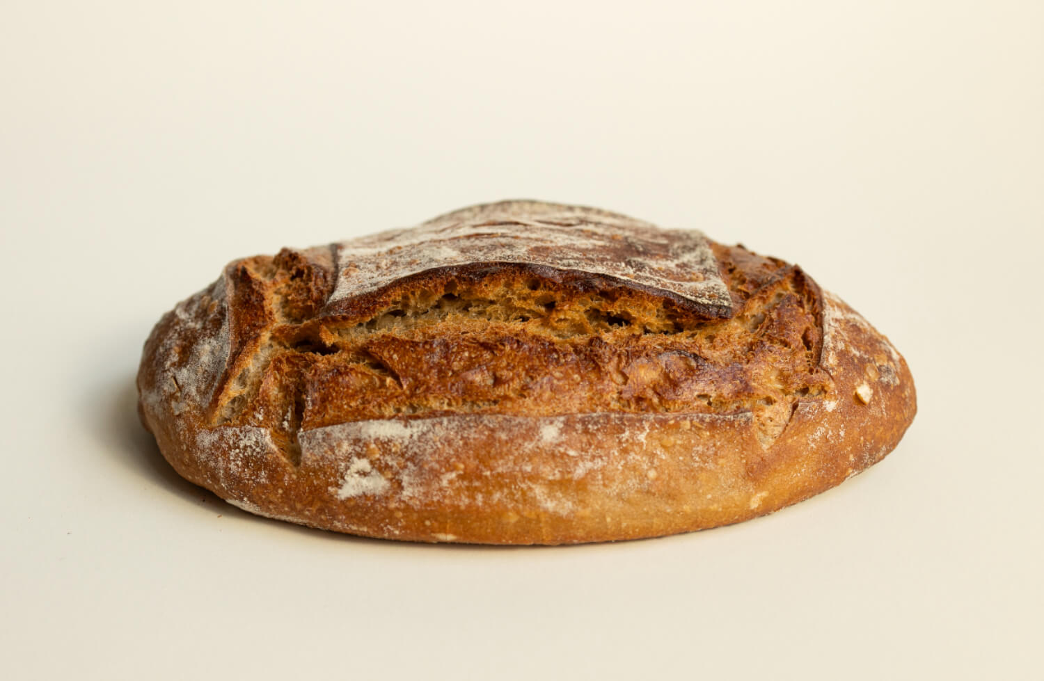 Jordnært - Surdeigsbrød Landhvete