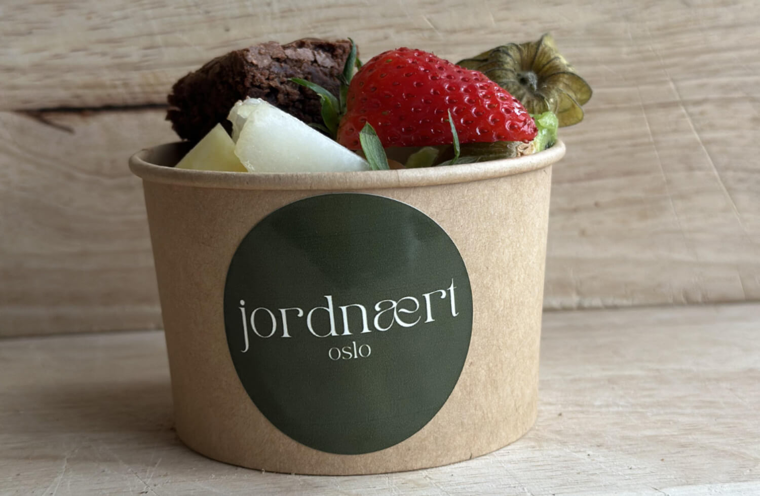 Jordnært - Fruktkopp med brownie