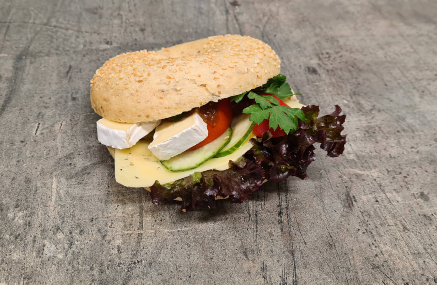 Centralbageriet Huskvarna - Bagel med ost, brie & marmelad 