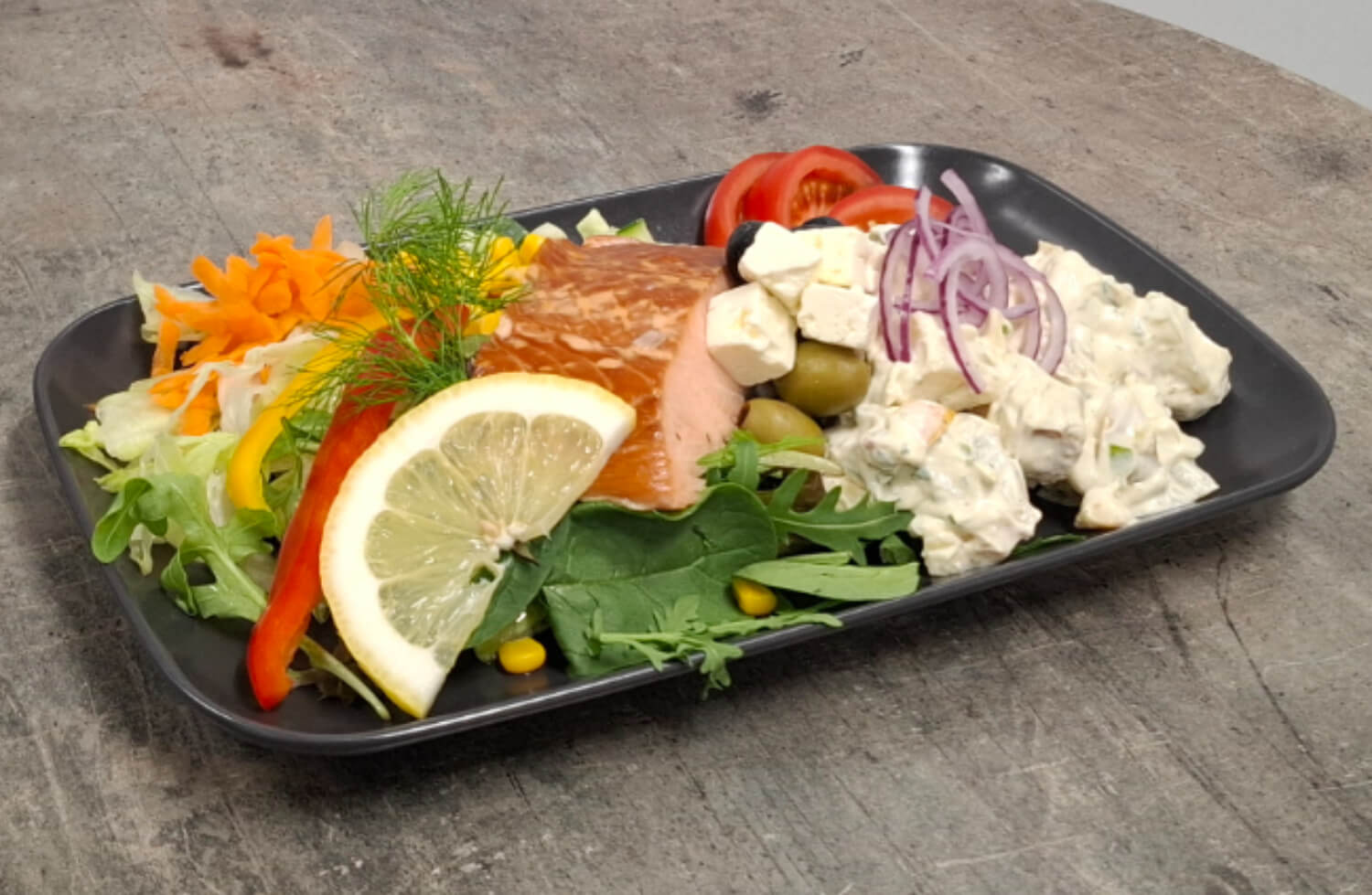 Centralbageriet Huskvarna - Sallad med Varmrökt lax