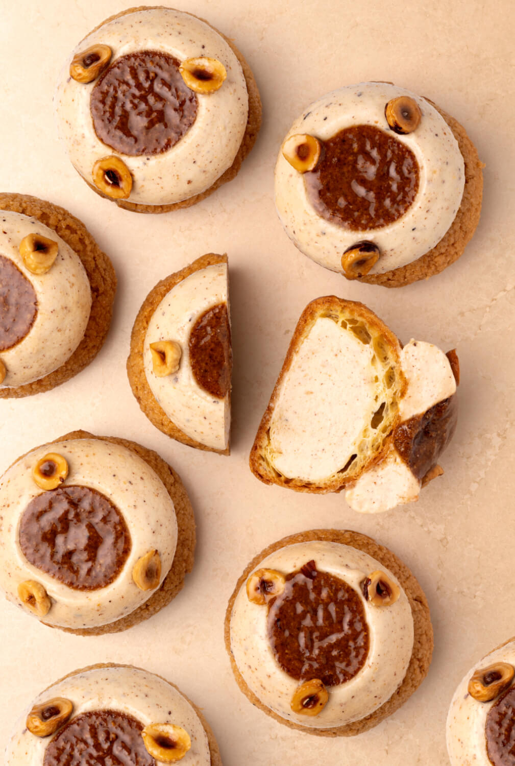 Mendels Oslo - Hazelnut Choux