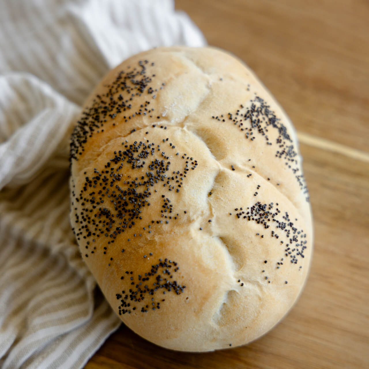 Solbrød - Fin flette med valmue