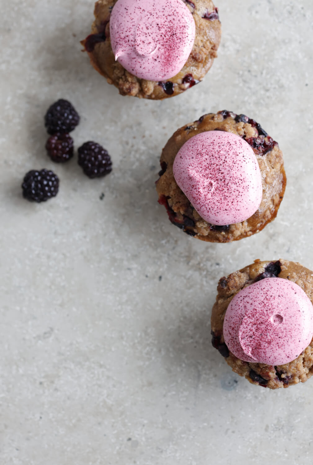 Kanelsnurren Oslo - Vegansk solbær og bjørnebærmuffins