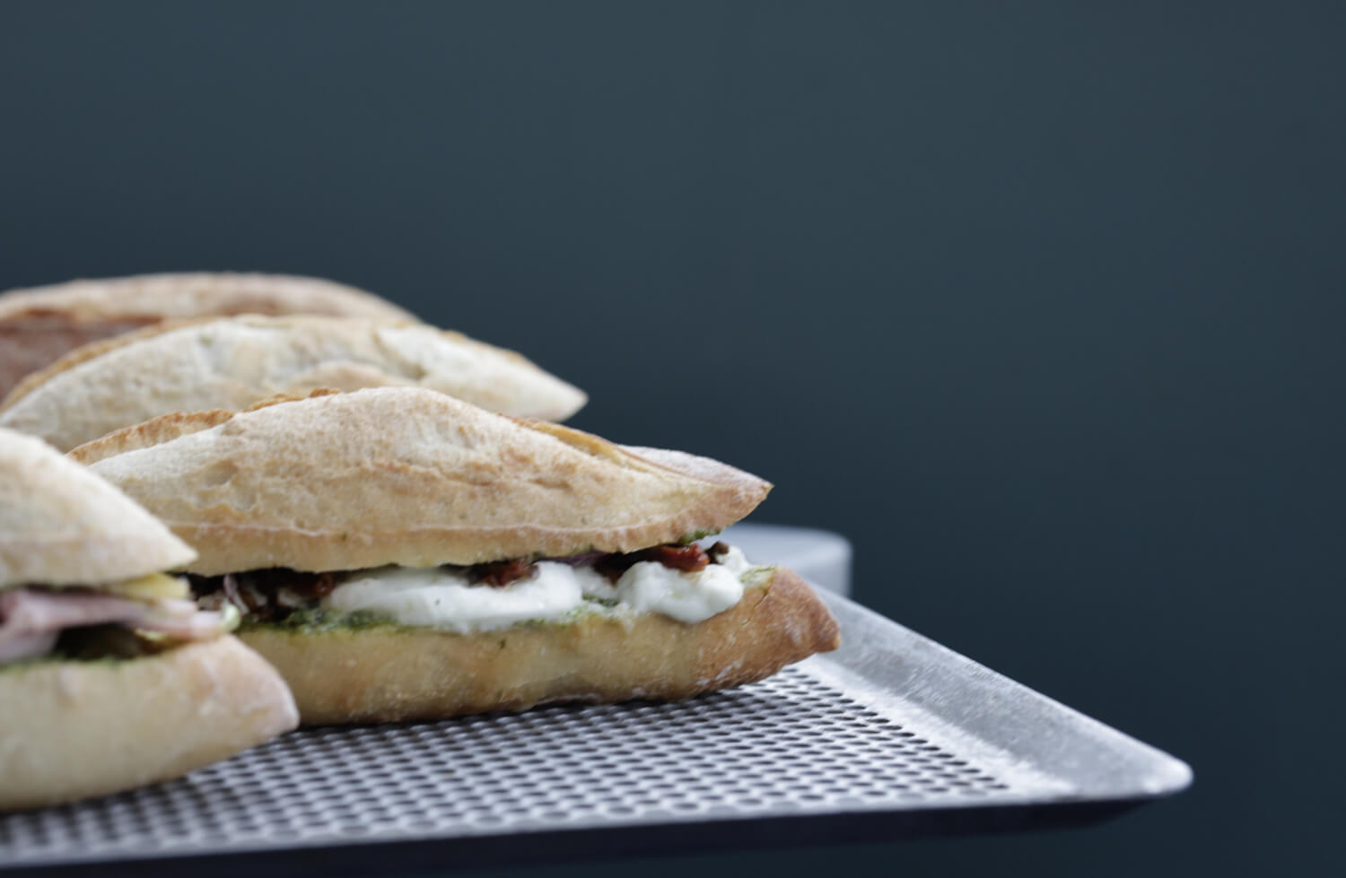 Encore - Fransk baguette med mozza og Pesto 