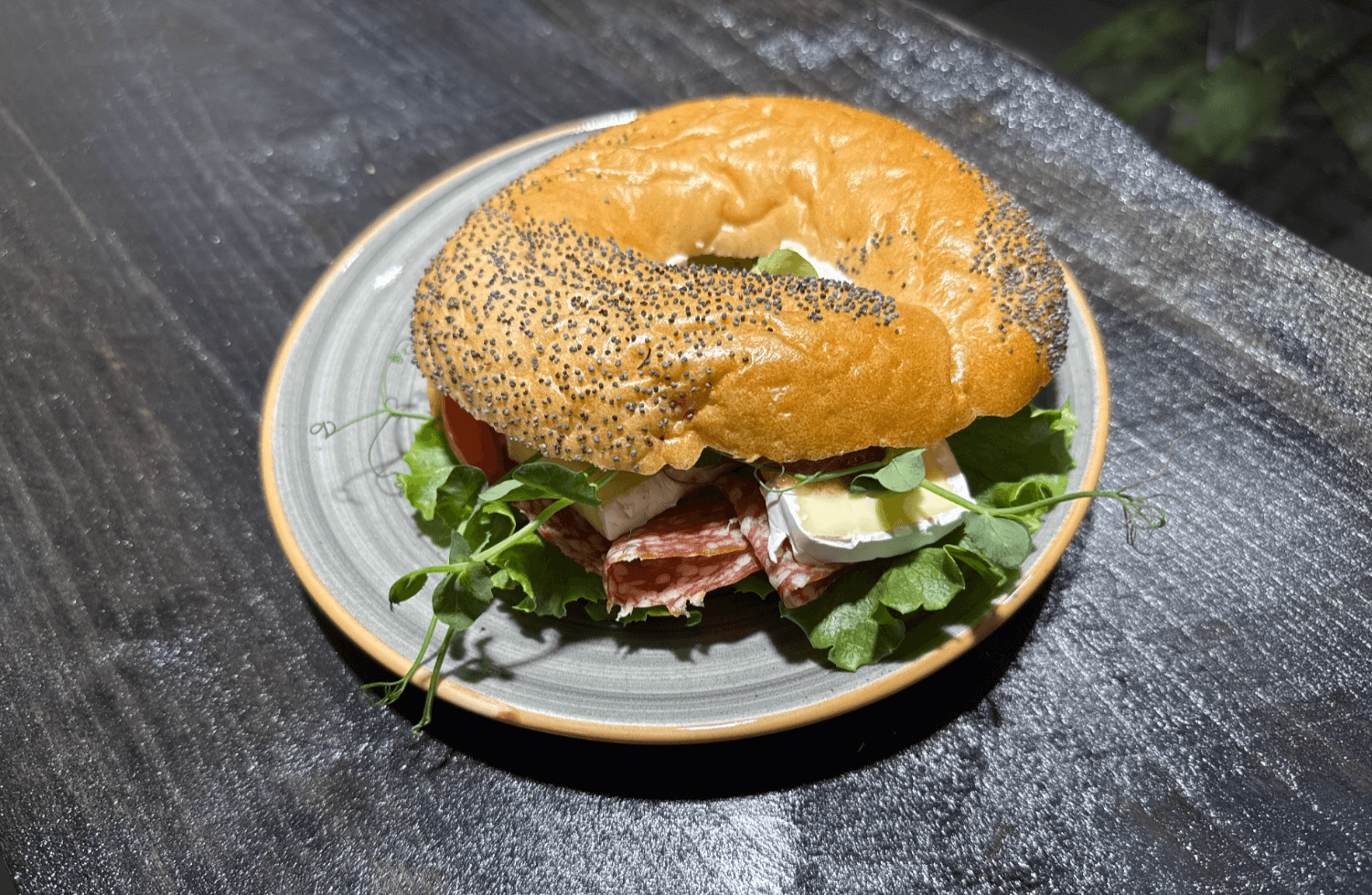Lilla Mackbutiken - Salami & Brie