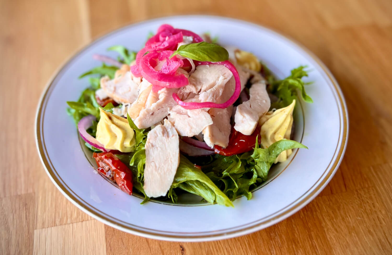 Baker Kristiansen - Salat m/kylling og karrimajones 