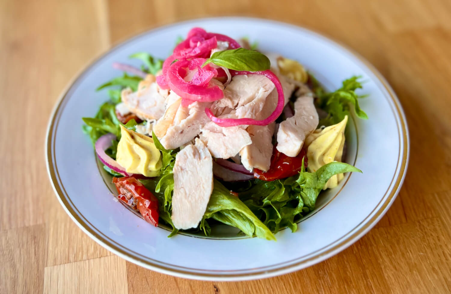 Baker Kristiansen - Salat m/kylling og karrimajones  (kan kun bestilles til avdeling Moelv)