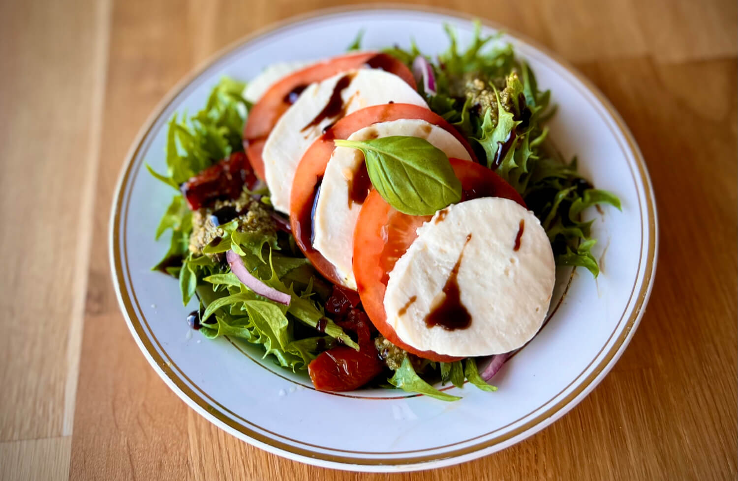 Baker Kristiansen - Salat m/mozzarella og tomat 
