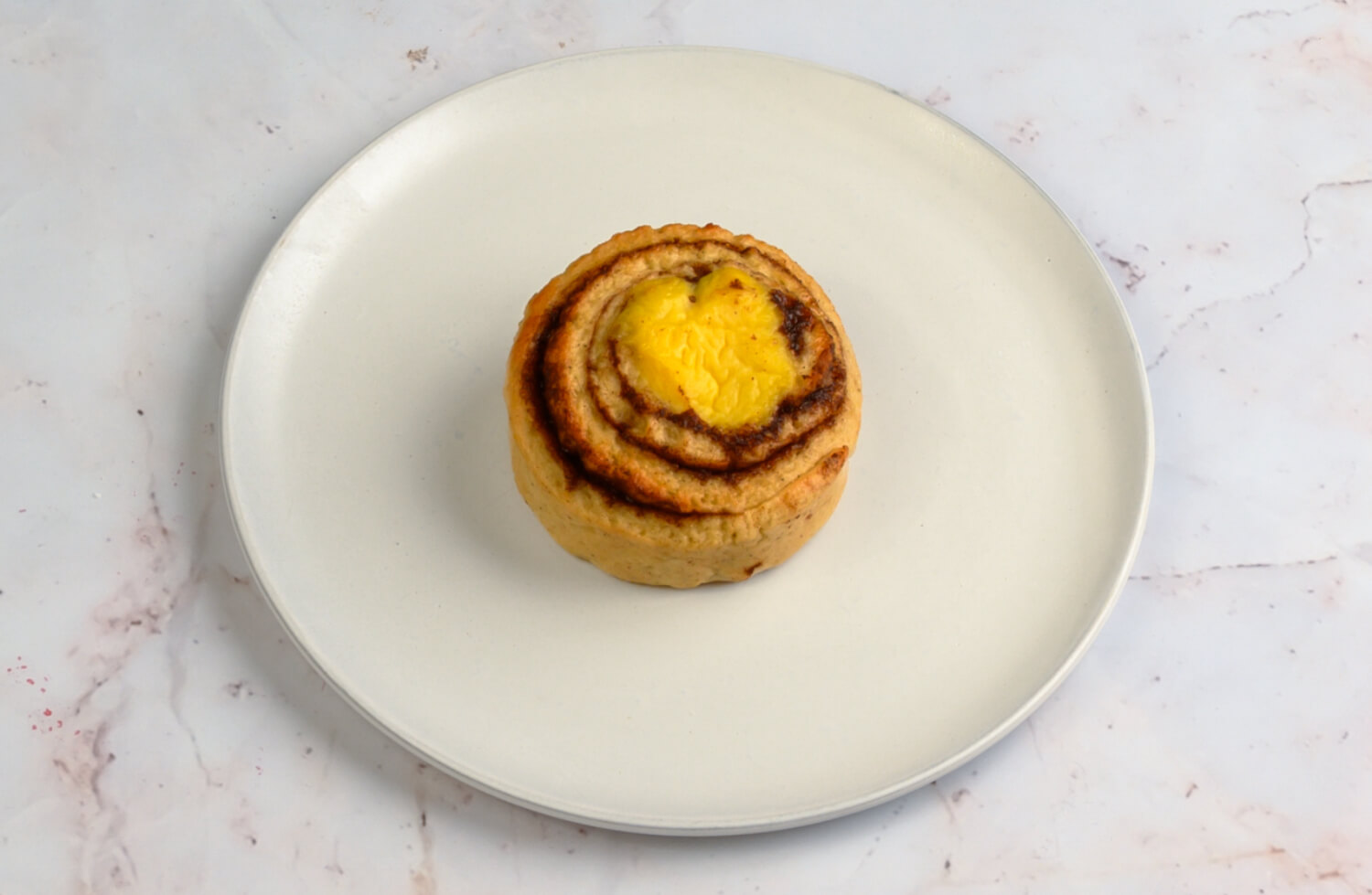 Baker Nordby - Glutenfri kanelbolle med vaniljekrem