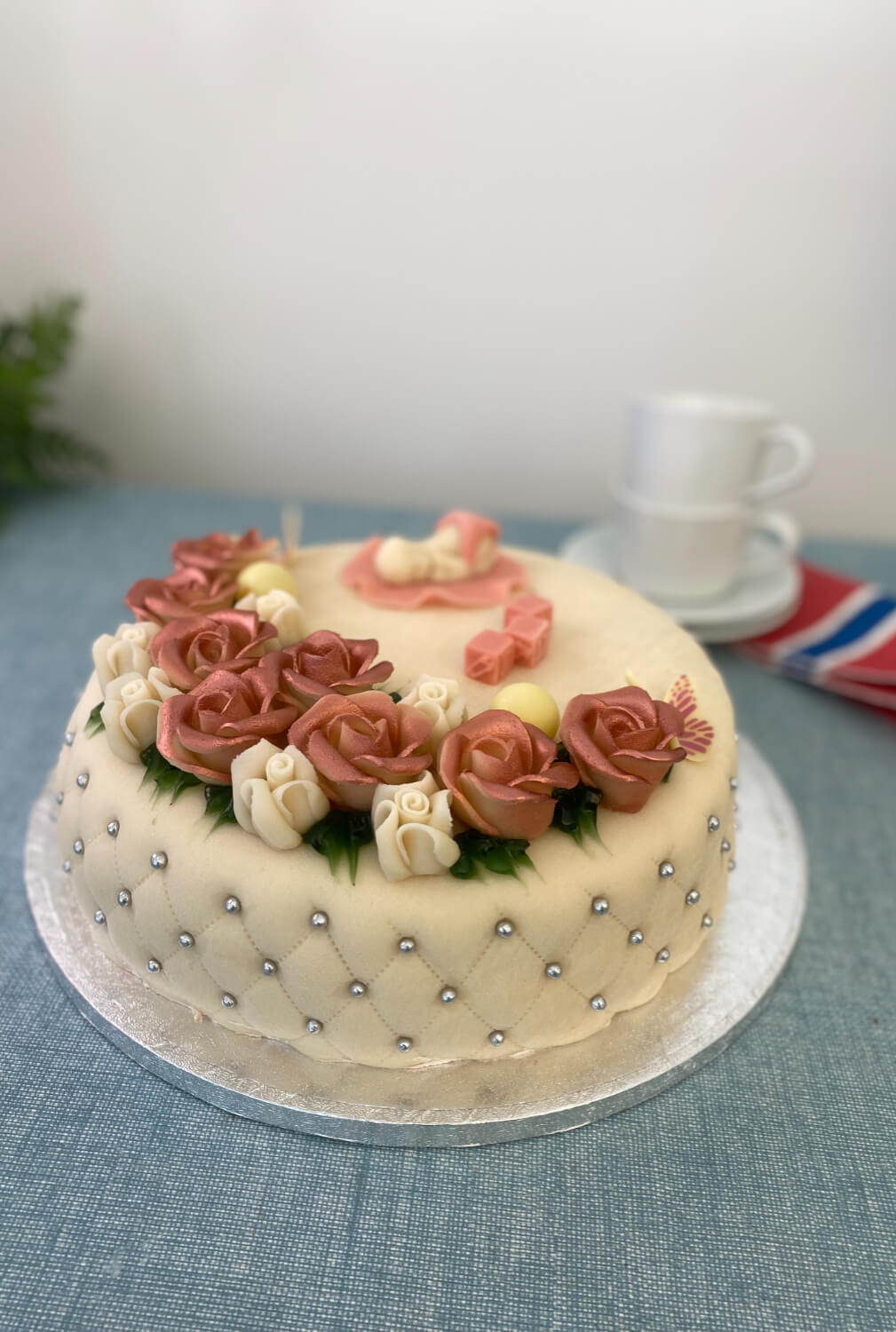 Bodø bakeri - Dåpskake modellert