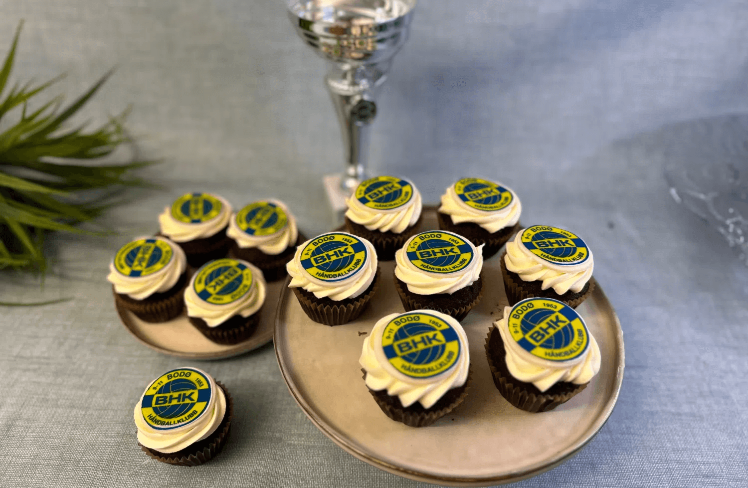Bodø bakeri - Cupcakes med logo
