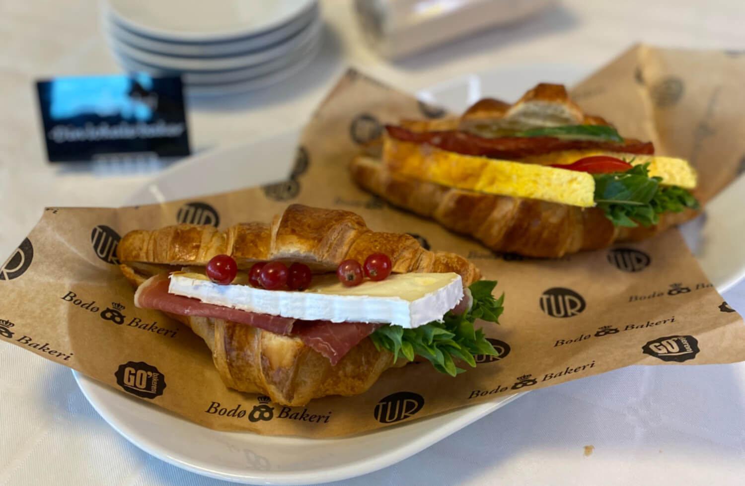 Bodø bakeri - Påsmurt croissant