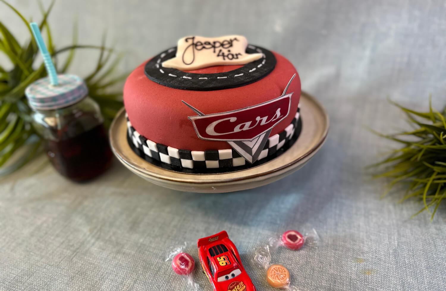 Bodø bakeri - Bursdagskake CARS