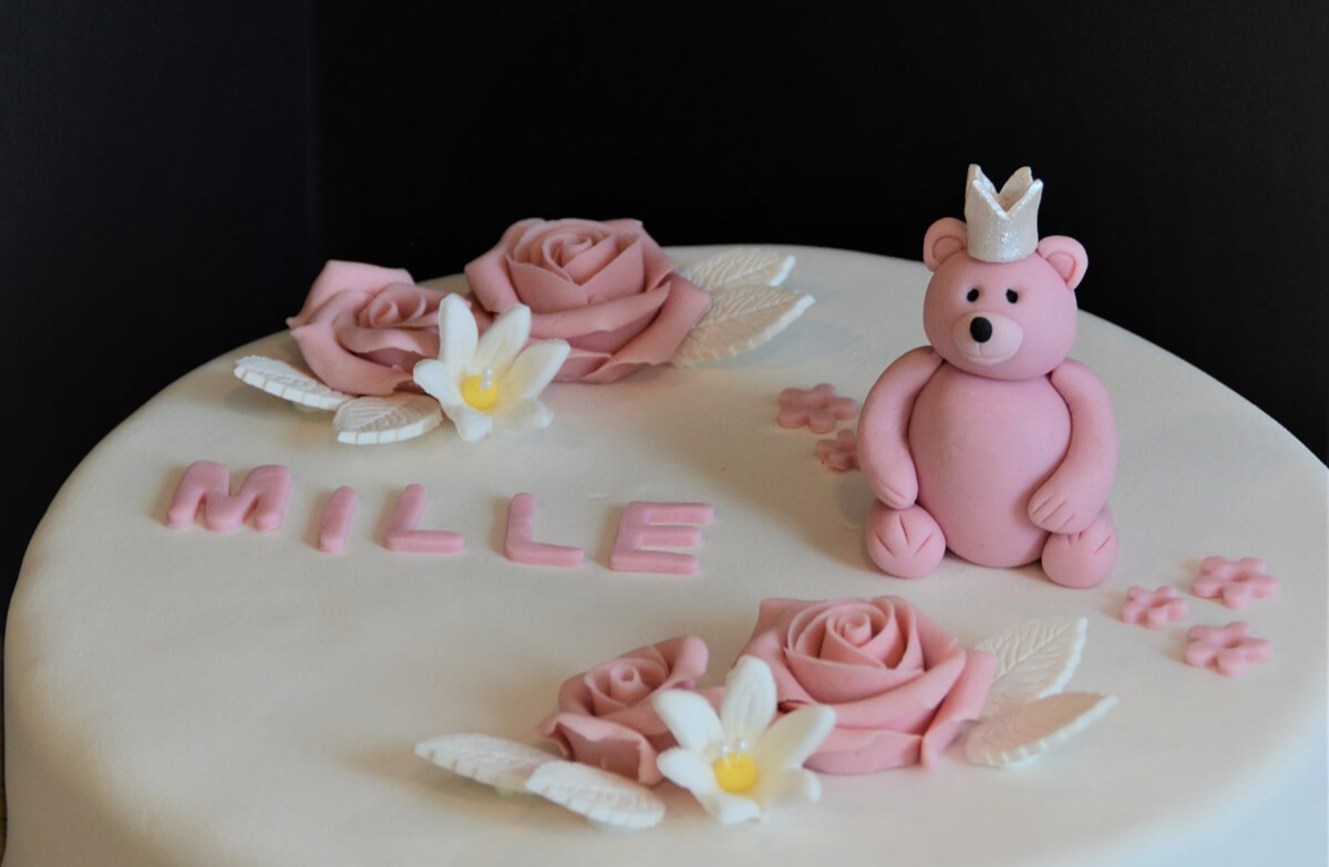 Frk. Lyng - Dåpskake med bamse
