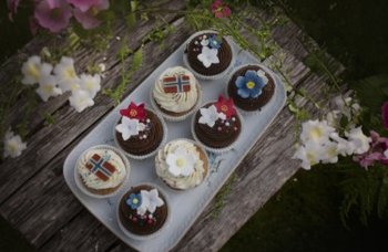 Vaaland Dampbakeri & Conditori - Cupcakes pakke 17.mai