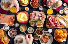 Den Glade Baker - Julebuffé med varm Ribbemiddag