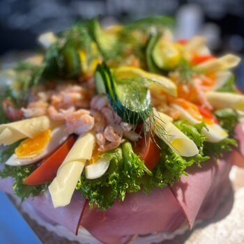 Byttorps Finbageri - Smörgåstårta räkor och skinka