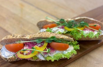 Knivsta Bageri - Baguette med tonfiskfyllning