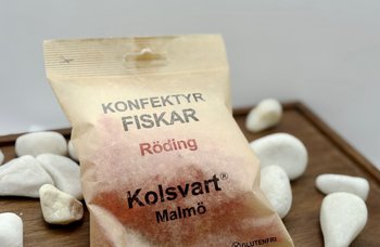 Monrads - Godisfiskar, Kolsvart