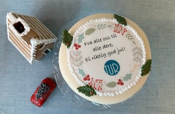 Bodø bakeri - Kake med julehilsen og firmalogo