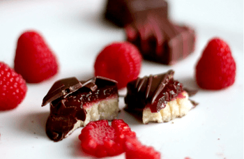 Fjelberg - Pâte de fruit - marsipan, bringebær & sjokolade