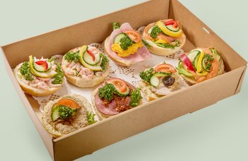 Edgars Bakeri og Konditori - Påsmurte halve rundstykker