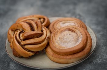 Vaaland Dampbakeri & Conditori - Kanelbollens dag  - kanelsnurrer/skillingsboller