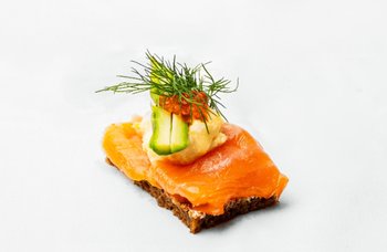 Nybroe Smörrebröd - Enkefru Lone - snitt