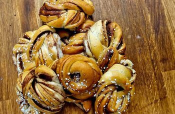 Den Glade Baker - Schakendaboller