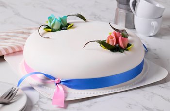 Baker Brun - Gender Reveal Cake