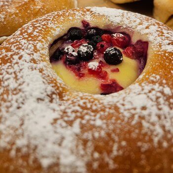 Fattigmann - Spesialbolle med bær