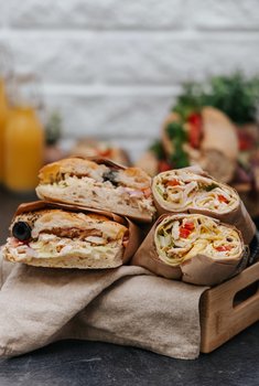 Blomsø Bakeri - Wrap med kylling og karri