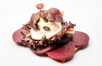 Nybroe Smörrebröd - Rödbeta & Chèvre