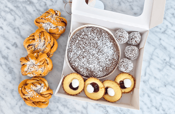 Börje Olsson Konditori - Swedish fika-låda