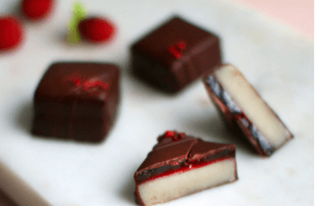 Fjelberg - Pâte de fruit - marsipan, bringebær & sjokolade