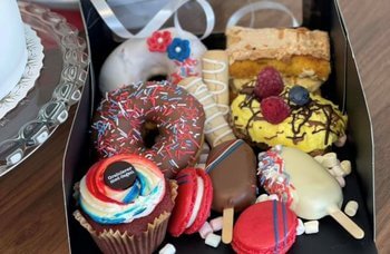 Blomsø Bakeri - Treat Box