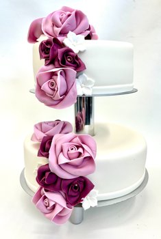 Ryfylke bakeri & konditori - bryllups kake med stativ 